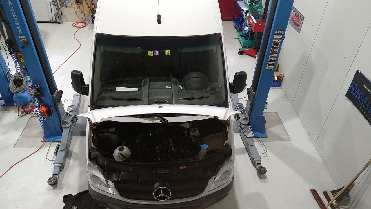 Mercedes Sprinter in der Werkstatt